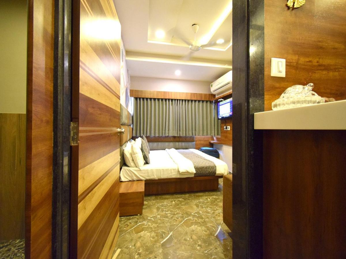 Hotel Lake Palace Ahmedabad Eksteriør billede