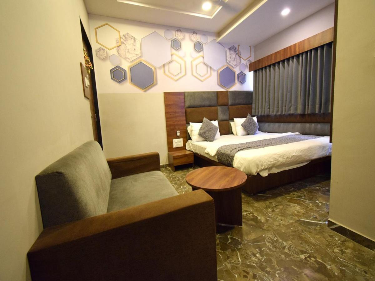 Hotel Lake Palace Ahmedabad Eksteriør billede