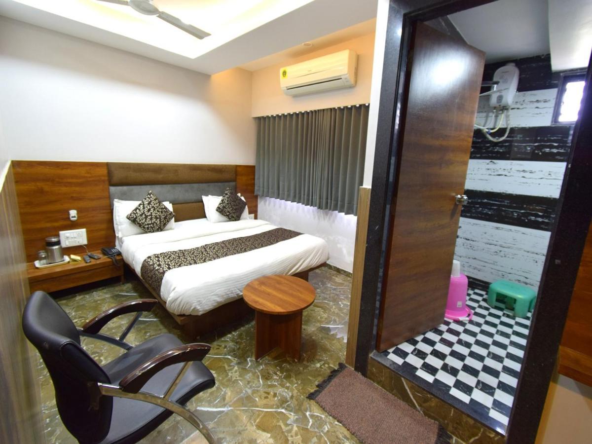 Hotel Lake Palace Ahmedabad Eksteriør billede