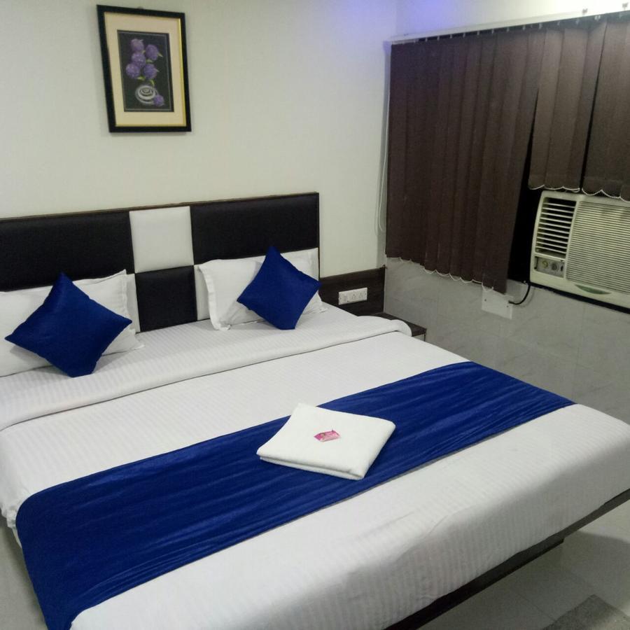 Hotel Lake Palace Ahmedabad Eksteriør billede